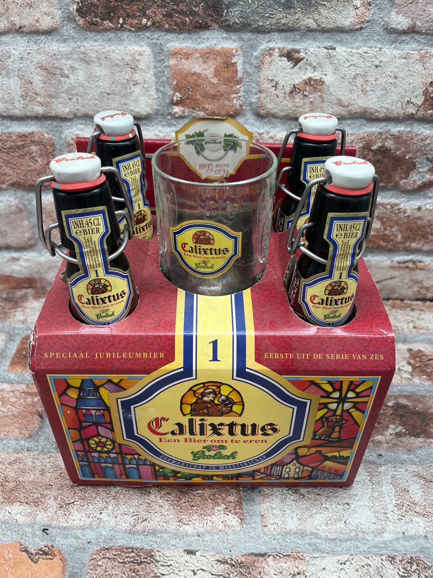 Grolsch Jubileumbier set 6 x 4 flessen plus 6 glazen ter ere van 100 jaar beugelfles 1997 - 44 CL