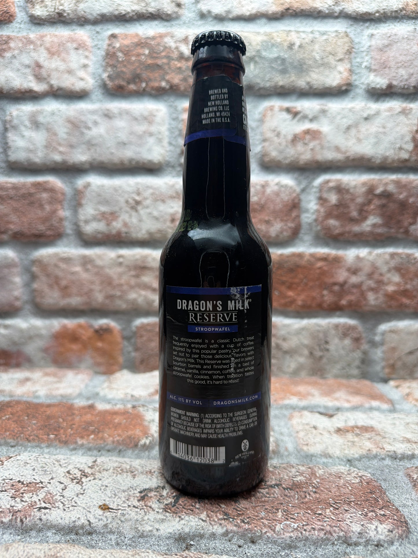 New Holland Brewing Dragon’s Milk Reserve: Bourbon Barrel-Aged Stout With Stroopwafel Cookies, Coffee, Caramel, And Cinnamon (2022-2) - 35 CL